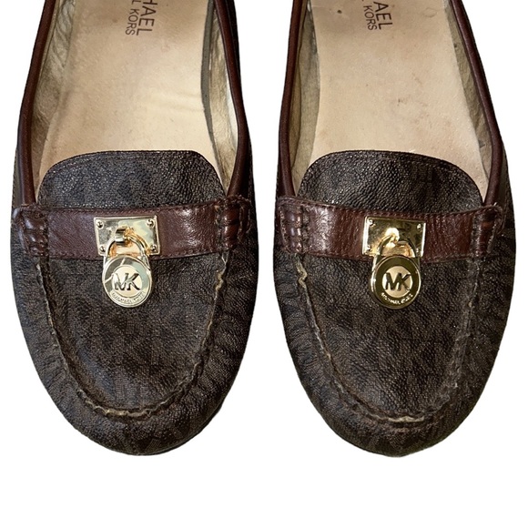 Michael Kors Hamilton Brown MK Logo Gold Padlock Loafers - 9 - Picture 8 of 16